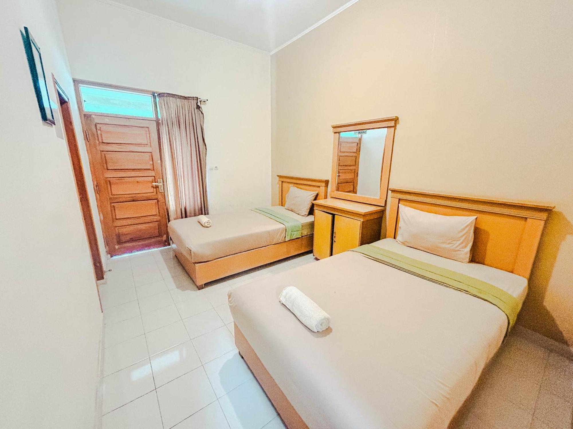Lembah Rinjani Villa & Resto Syariah By Ecommerceloka Sembalunlawang Exteriör bild